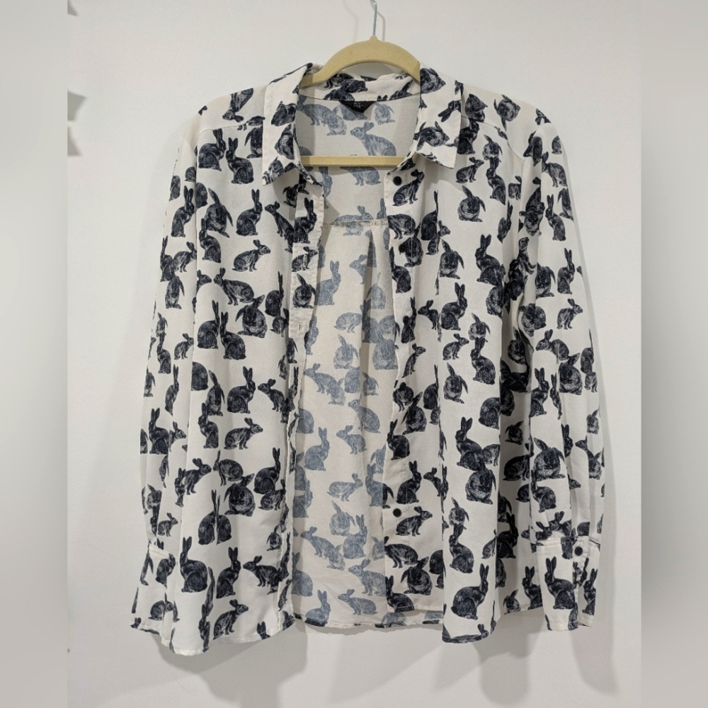 US 12 Topshop Bunny Black and White Button Down Shirt